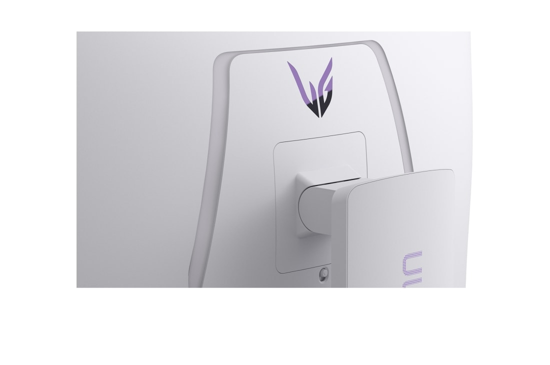 LG UltraGear™ 34-palcový OLED 240Hz WQHD zakrivený smart herný monitor | webOS, 0.03ms (GtG), 240Hz, DisplayHDR True Black 400, pohľad zblízka na zadný emblém s vypnutými svetlami, 34GX90SA-W, thumbnail 12