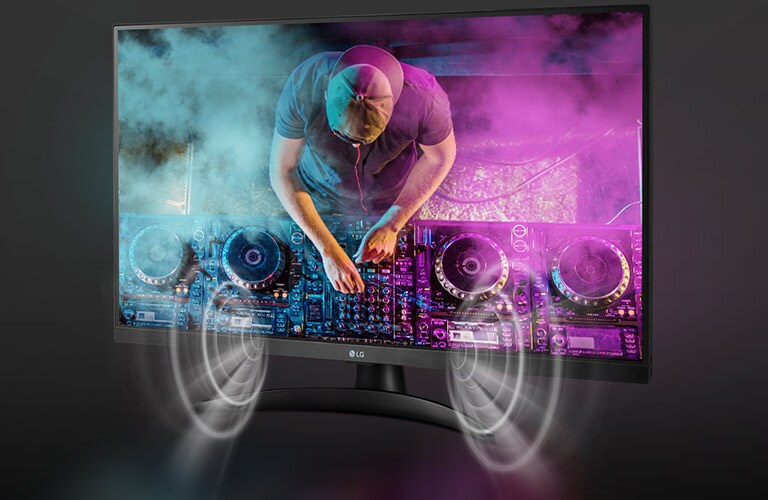 pohlcujúci zážitok s dvoma stereo reproduktormi s výkonom 5 W