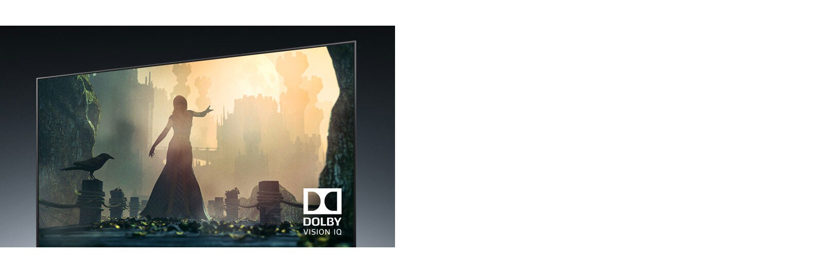 Obrazovka televízora, na ktorej je zobrazená žena v tradičnom oblečení tancujúca na ulici.