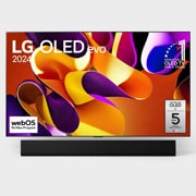 LG 77-palcový LG OLED evo AI G4 4K Smart TV OLED77G4, Pohľad spredu s televízorom LG OLED evo AI, OLED G4, emblémom 11 rokov svetovej jednotky OLED, logom webOS Re:New Program a logom 5 ročnej záruky na panel na obrazovke, ako aj so soundbarom pod televí, OLED77G45LW, thumbnail 1