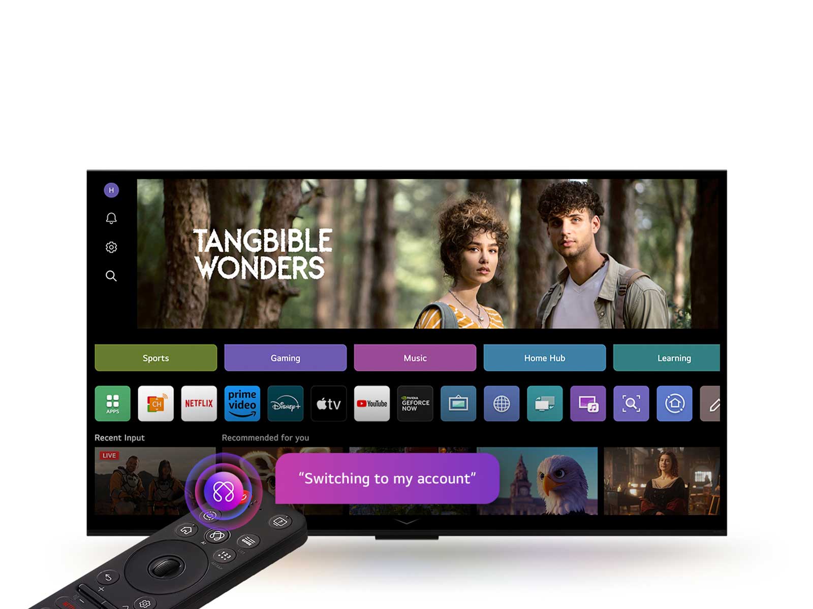 Na obrazovke televízora LG OLED TV sa zobrazuje domovská stránka webOS 25 plná aplikácií a zábavného obsahu. Pri televízore je ovládač LG AI Magic Remote. Tlačidlo AI je zvýraznené, akoby ho aktivoval používateľov hlas. Vedľa je bublina, ktorá prepína na môj účet.