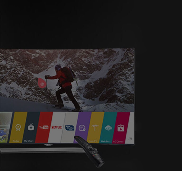 Téléviseur LG de face affichant la barre de lancement redessinée de webOS 3.5