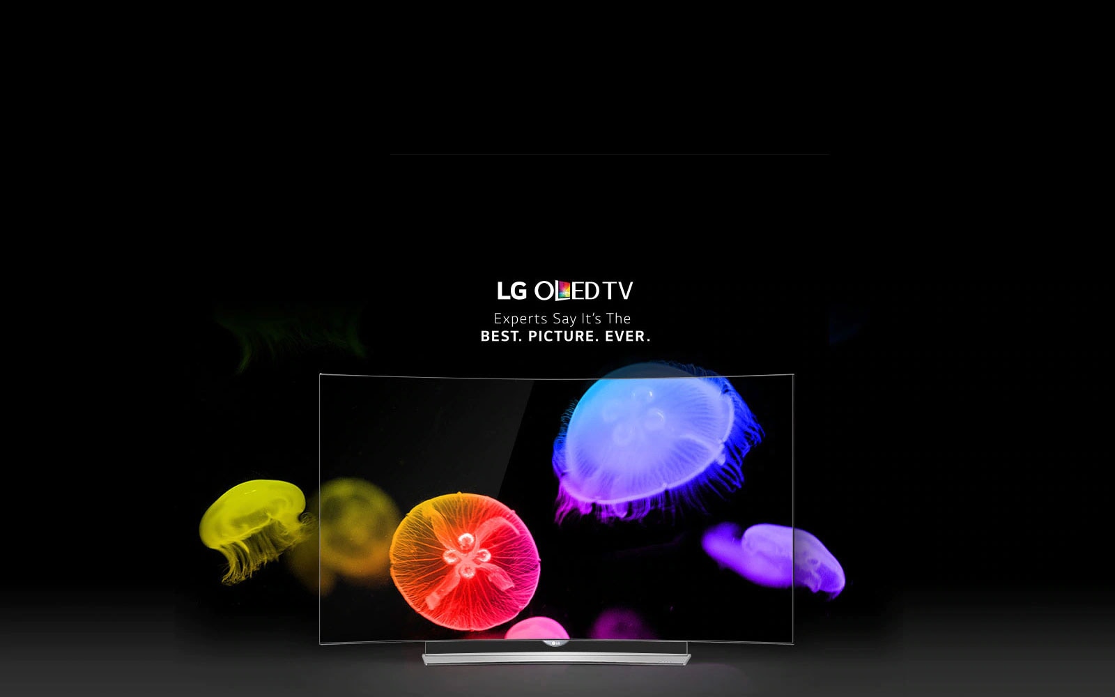 Téléviseur LG OLED de face affichant des méduses colorées sur un fond noir absolu