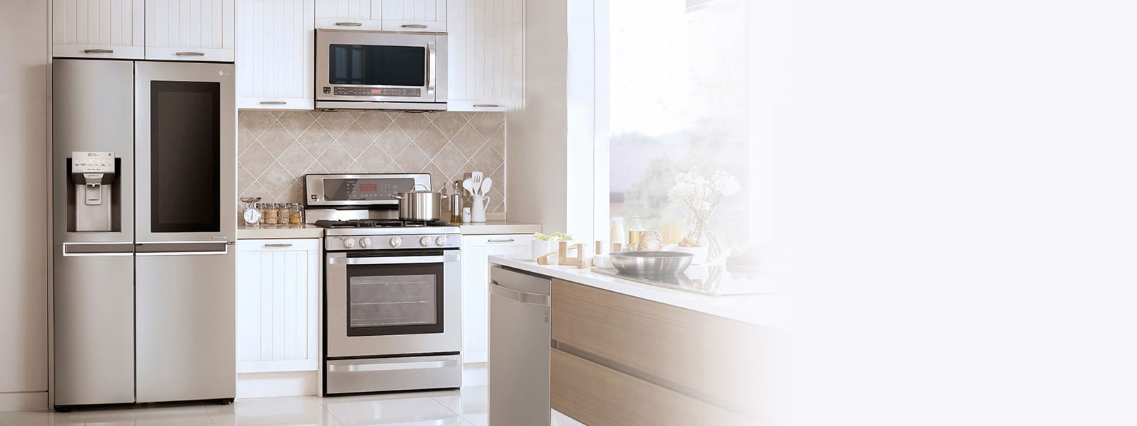 P-veyron6_InstaView_Lifestyle_1_LightOff_New_D03