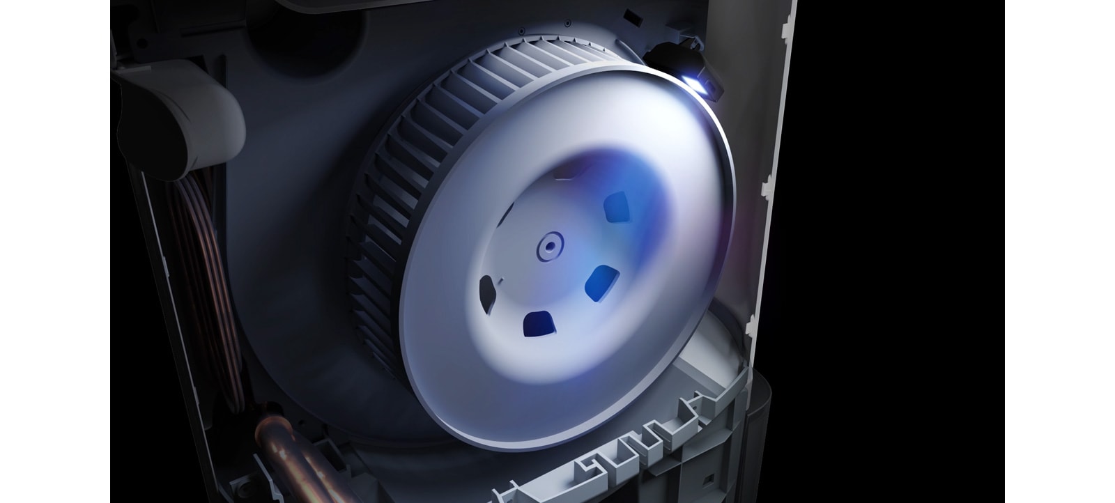 UV LED 燈照射在除濕機內的風力發電風扇上。