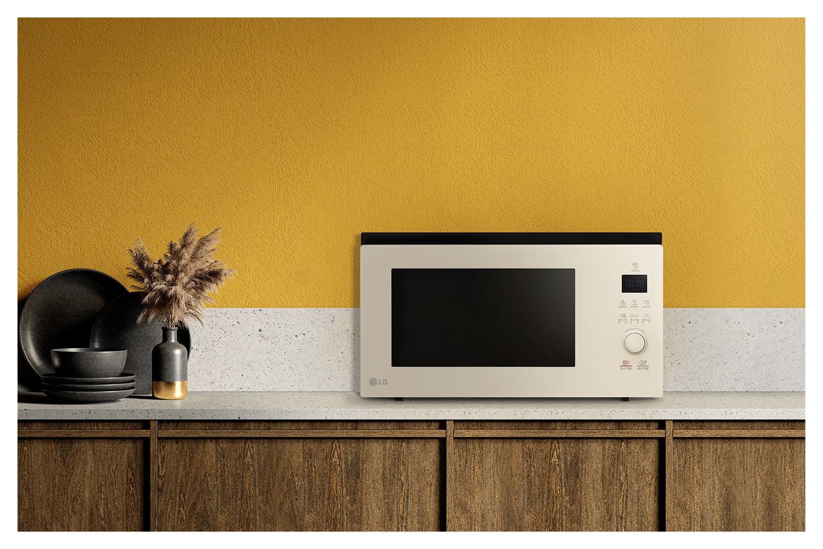 該產品為 LG Objet Collection NeoChef 霧米色。米色產品在各種概念和顏色上與廚房背景非常相襯。