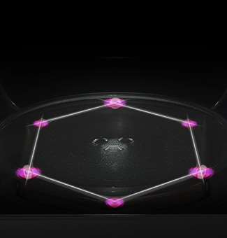 展示 LG NeoChef™ 的六角形轉盤，可提供更穩定的烹飪空間 