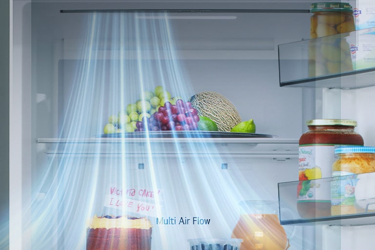 Холодильник LG з нижньою морозильною камерою (GC-B459EMYM), вигляд зсередини: полиці з фруктами, овочами, напоями та снеками, із синіми лініями повітряного потоку з лівого боку.
