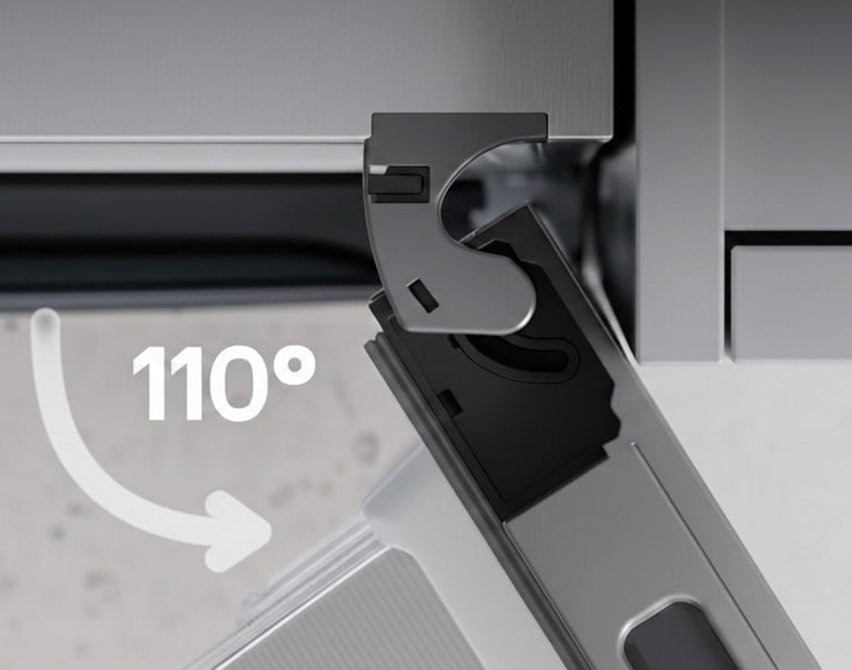 Холодильник із нижньою морозильною камерою LG (GC-B509EMKM) з правими дверцятами, відчиненими на 110 градусів, із вигнутим верхнім шарніром, розташованим впритул до сусідньої сірої стінки шафи.