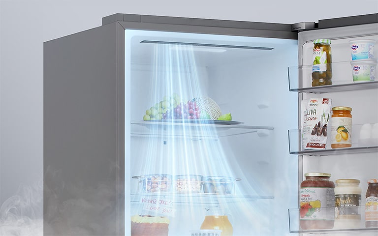 Зображення вентиляційних отворів, розташованих у передній частині холодильника, що забезпечує ефективне та рівномірне охолодження по всьому холодильнику.