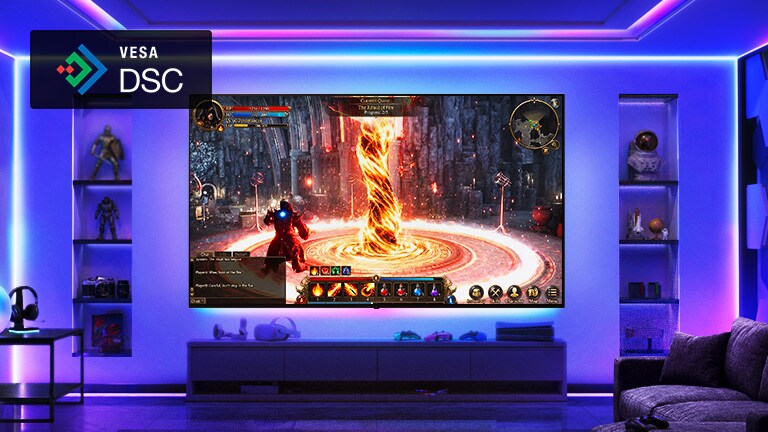 LG OLED evo AI C6 із сертифікацією VESA DSC забезпечує зображення без видимих втрат і низьку затримку, демонструючи динамічну ігрову сцену на великому настінному екрані в кімнаті з неоновим освітленням, підкреслюючи плавність руху та високу роздільну здатність
