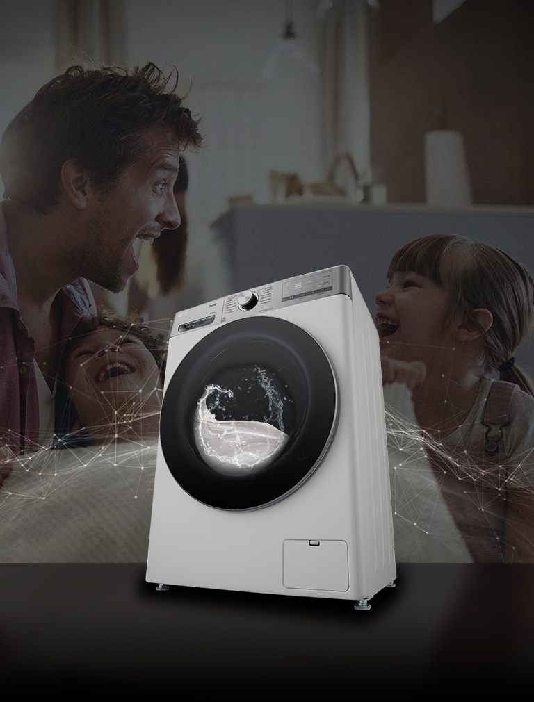 Зображено пральну машину попереду фонового зображення батька та двох доньок, яким весело, в інтер'єрі приміщення