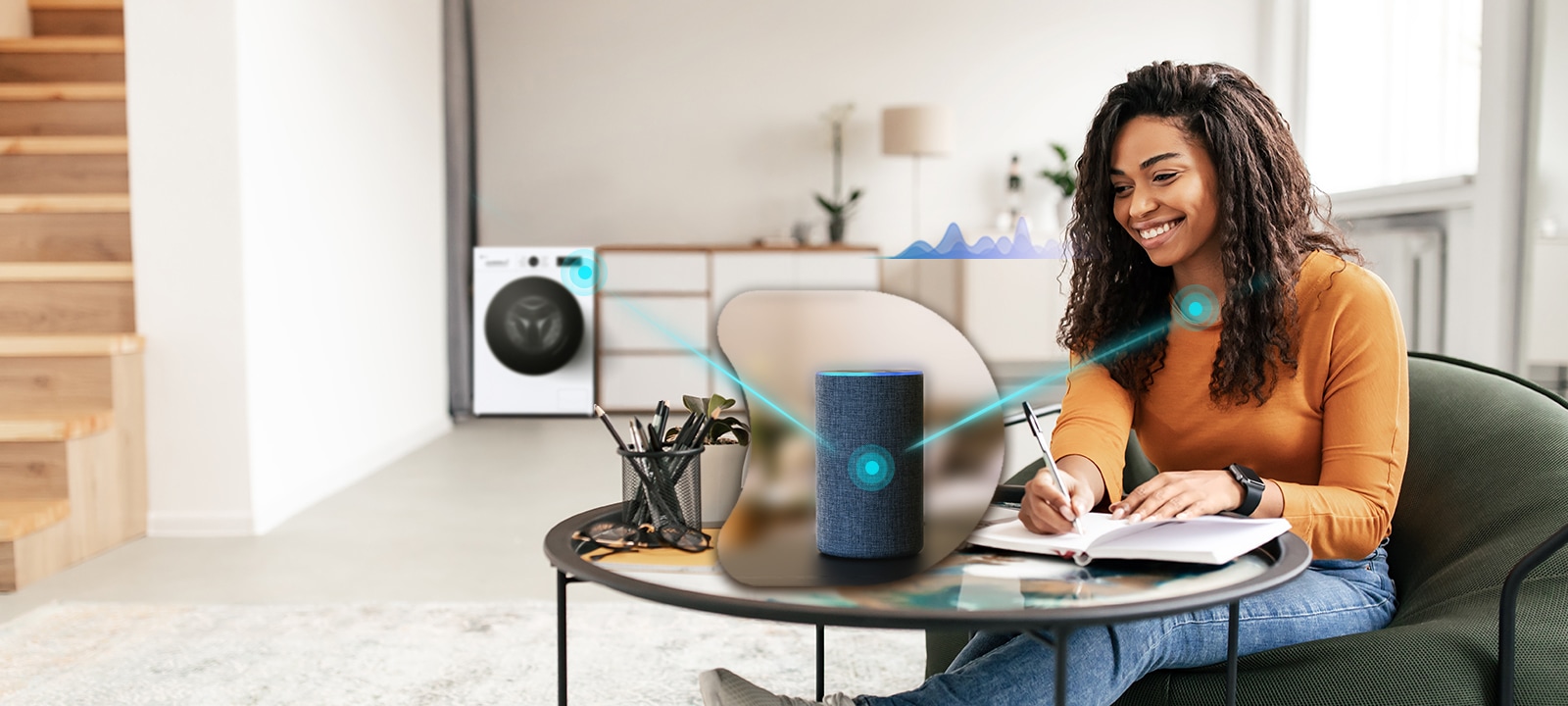 Жінка, яка керує пральною машиною з голосовим асистентом