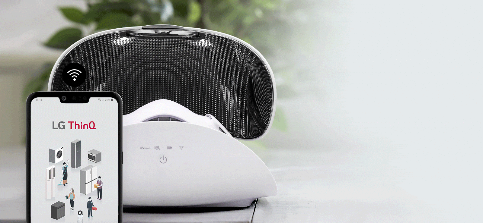Лицьова частина кейсу для очисника повітря індивідуального використання PuriCare™ з піднятою кришкою, а всередині розміщений власне очисник на задньому плані, на телефоні відображається програма ThinQ, а на передньому плані - значок Wi-Fi.