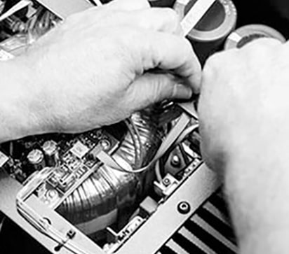 D04-03-D_AV-TONEFree-FN4-04-MERIDIAN-History-02-03-Desktop1