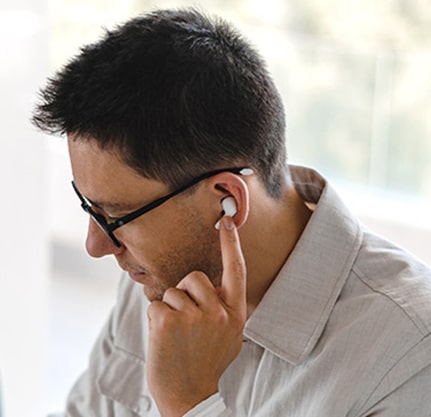 M27-02-D_AV-TONEFree-FN4-27-Gallery-Module-02-02-table