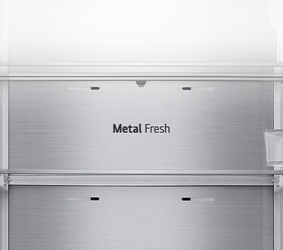Крупний план напису Metal Fresh усередині холодильника.
