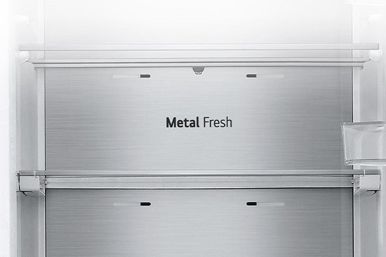 Крупний план напису Metal Fresh усередині холодильника.
