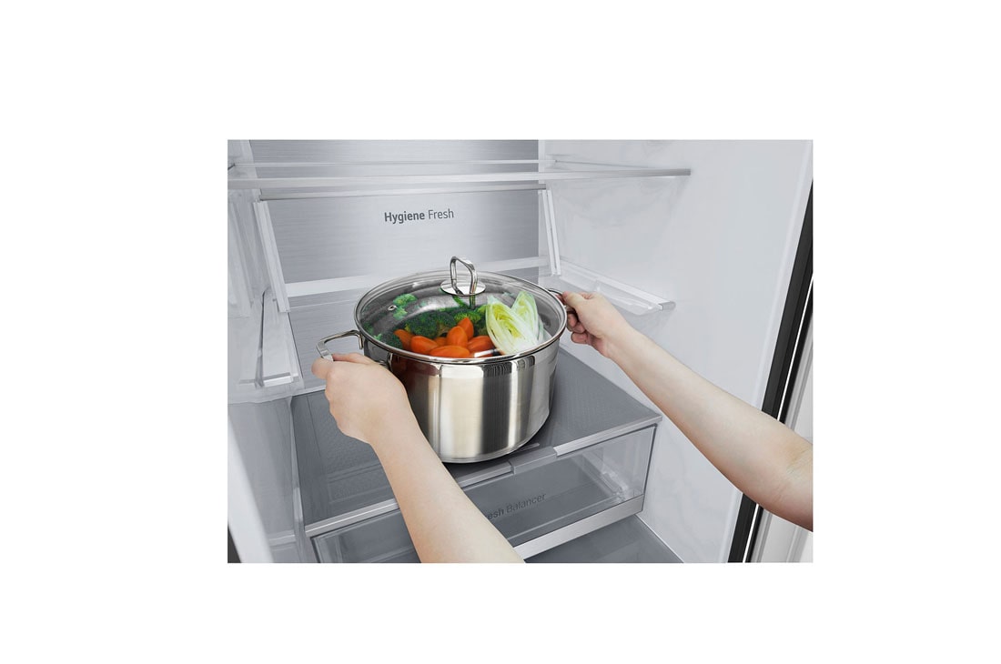 LG 387 л | Холодильник з нижньою морозильною камерою | DoorCooling+ | Інверторний компресор | Total No Frost, FoldingShelf view, GC-B509FTZW, thumbnail 9