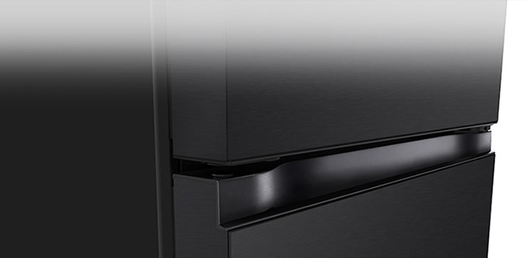 " Крупний план напису Metal Fresh усередині холодильника."