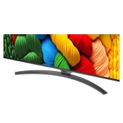 LG Телевізор LG NanoCell AI NANO81 | 55 дюймів | 4K Smart TV | 2025, Порівняння до й після того, як LG 4K Super Upscaling покращує якість зображення. Два панно з однаковим зображенням барвистого птаха, що сидить на гілці в лісі, праве панно вицвіло. Назва говорить про , 55NANO81A6A, thumbnail 8