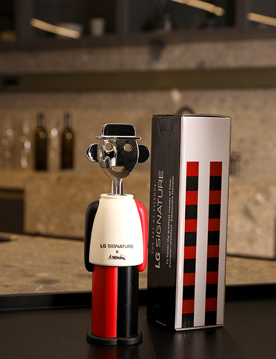 LG SIGNATURE corkscrew by Alessandro Mendini with a packing box.
