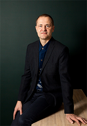 A headshot of Torsten Valeur, master design adviser of LG SIGNATURE