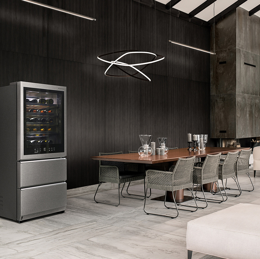LG SIGNATURE Wine Cellar is placed on the party room, decorated by African Blackwood.