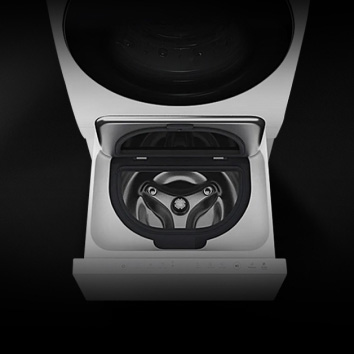 Image showing the LG SIGNATURE Washing Machine head on and the bottom drawer opened. (Image that appears when you hover the mouse over it)