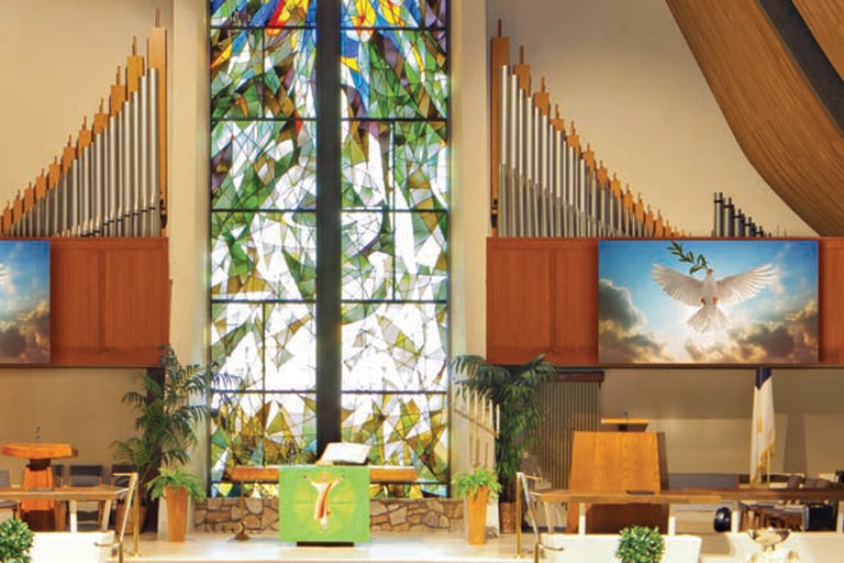 163” 4K Ultra HD MAGNIT LSAB-U163C