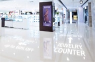 From projectors to signage, immerse and direct customers with a variety of wayfinding solutions