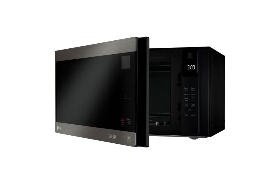 LG LMC1575ST: 1.5 cu. ft. NeoChef™ Countertop Microwave with Smart Inverter  and EasyClean®