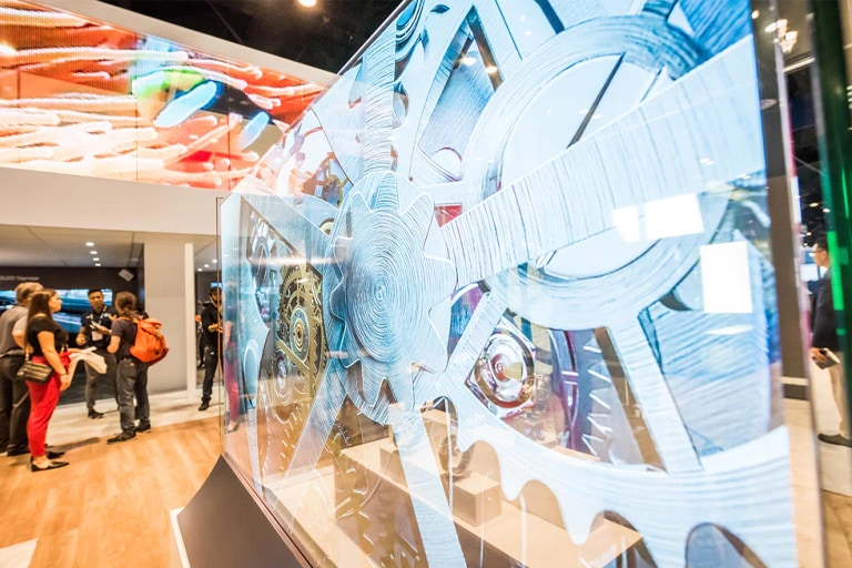 transparent-oled-0067-3