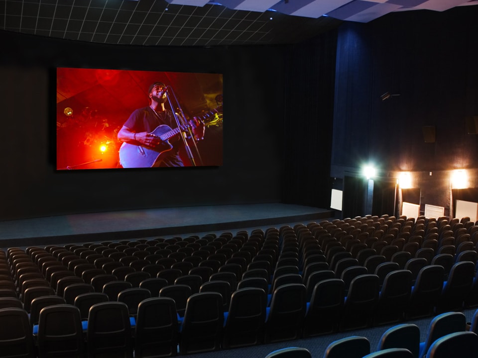 Vivid MAGNIT Signage