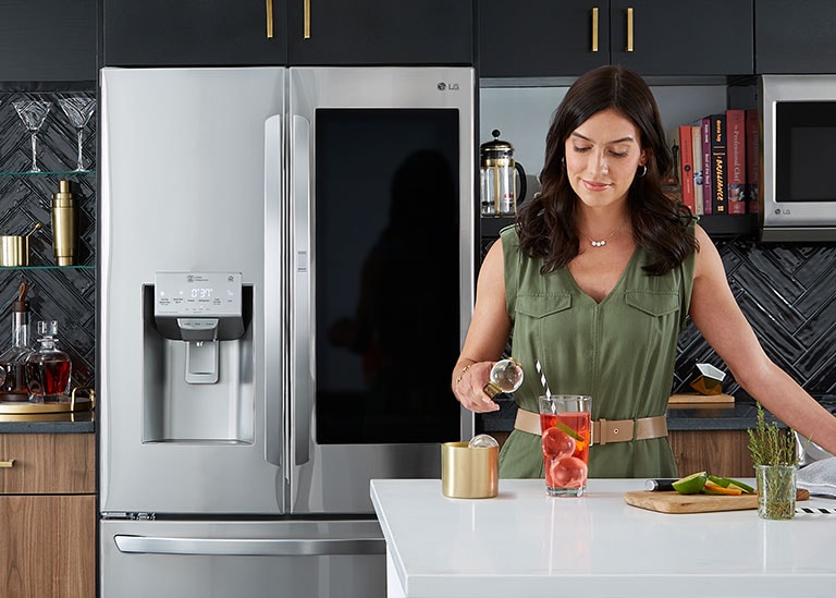 LG InstaView Refrigerator With Craft Ice™ 