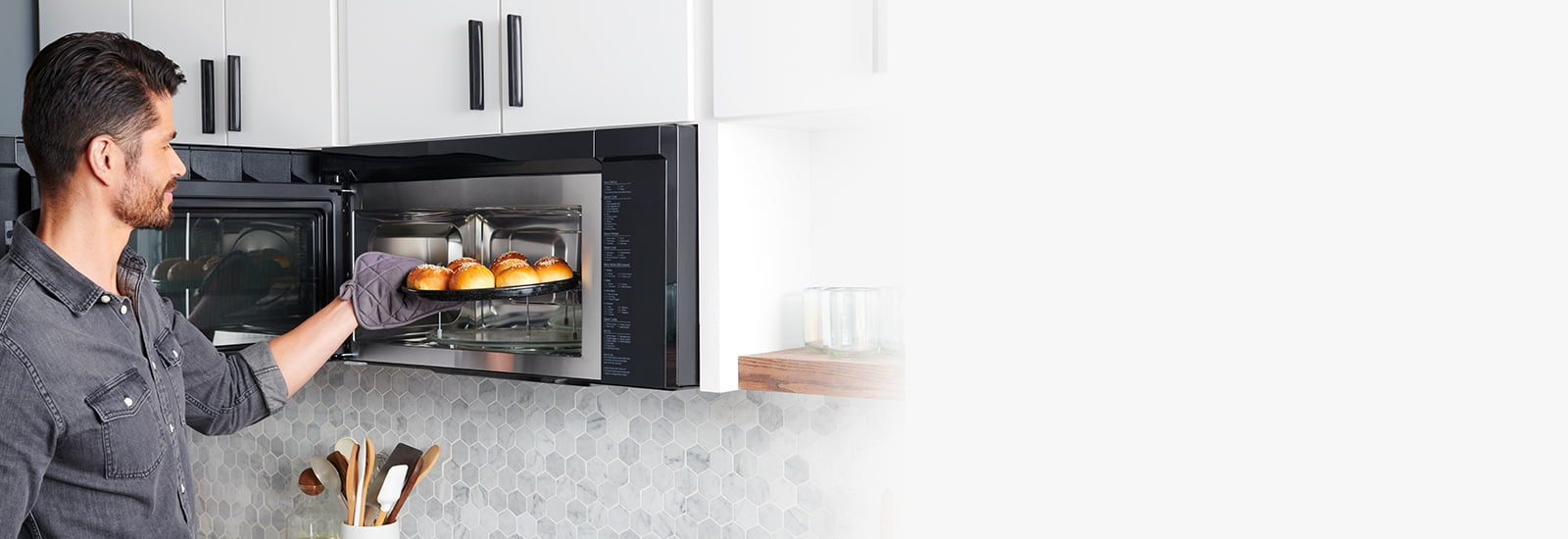Enjoy fast, even convection cooking