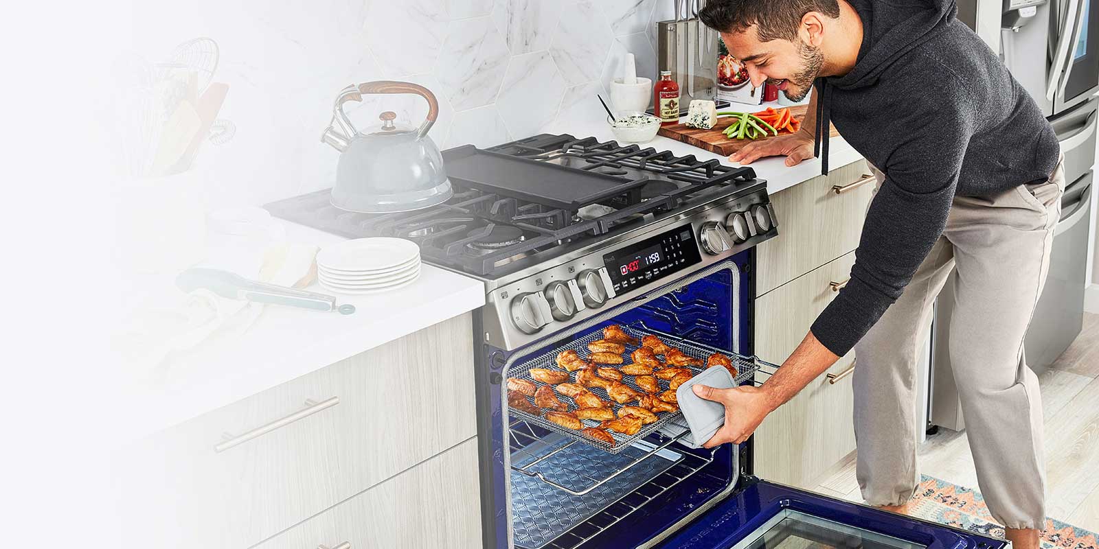 LG 6.3 cu ft. Smart wi-fi Enabled ProBake Convection® InstaView® Gas