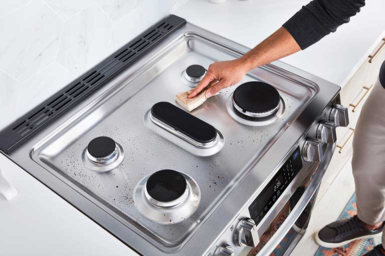 Erase Cooktop Mealtime Mishaps in Minutes1