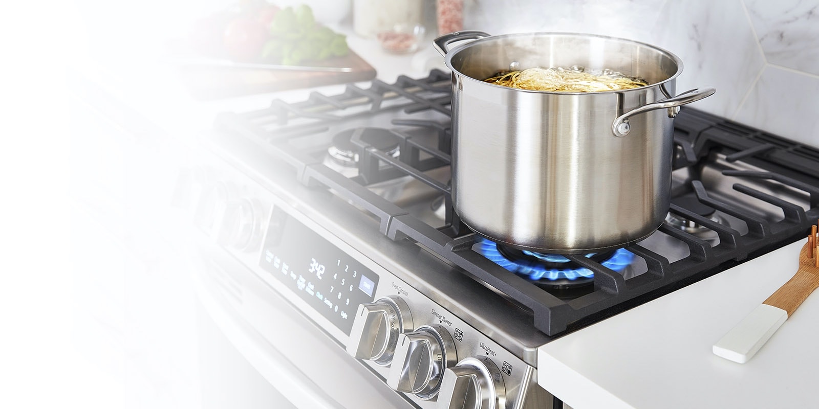 Get LG's Fastest Boiling Burner and Get Dinner Done1