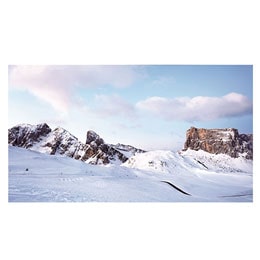 55” SVH7F Series 0.44mm Even Bezel FHD IPS Video Wall with built-in SoC and webOS Smart Signage Platform, Gap Reduction and Smart Calibration2