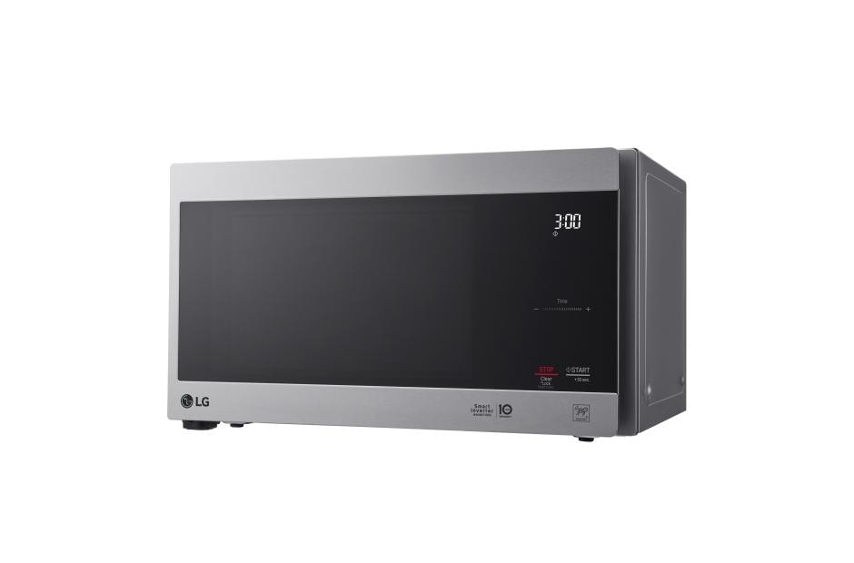 LG 0.9 cu. ft. NeoChef™ Countertop Microwave with Smart Inverter and