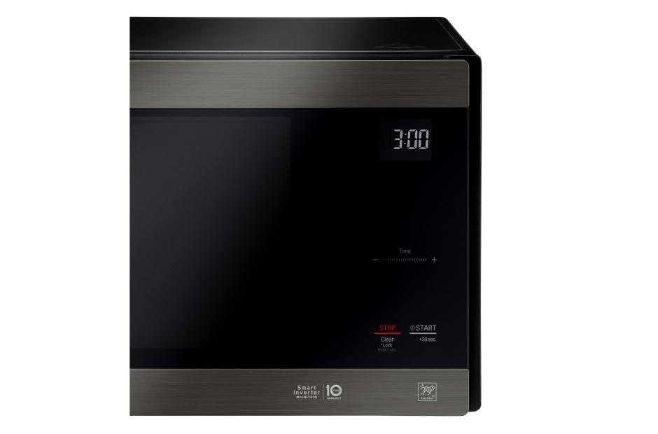 LG 1.5 cu. ft. NeoChef™ Countertop Microwave with Smart Inverter and