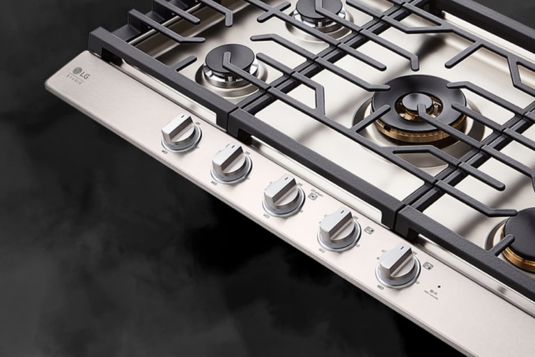 LG STUDIO 36” UltraHeat™ Gas Cooktop with EasyClean® (CBGS3628S) LG USA