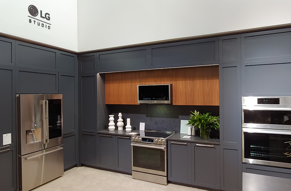 Experience the LG & Signature Kitchen Suite Booth at KBIS gallery 6