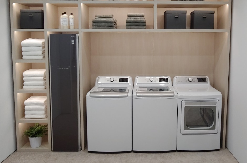 Experience the LG & Signature Kitchen Suite Booth at KBIS gallery 7