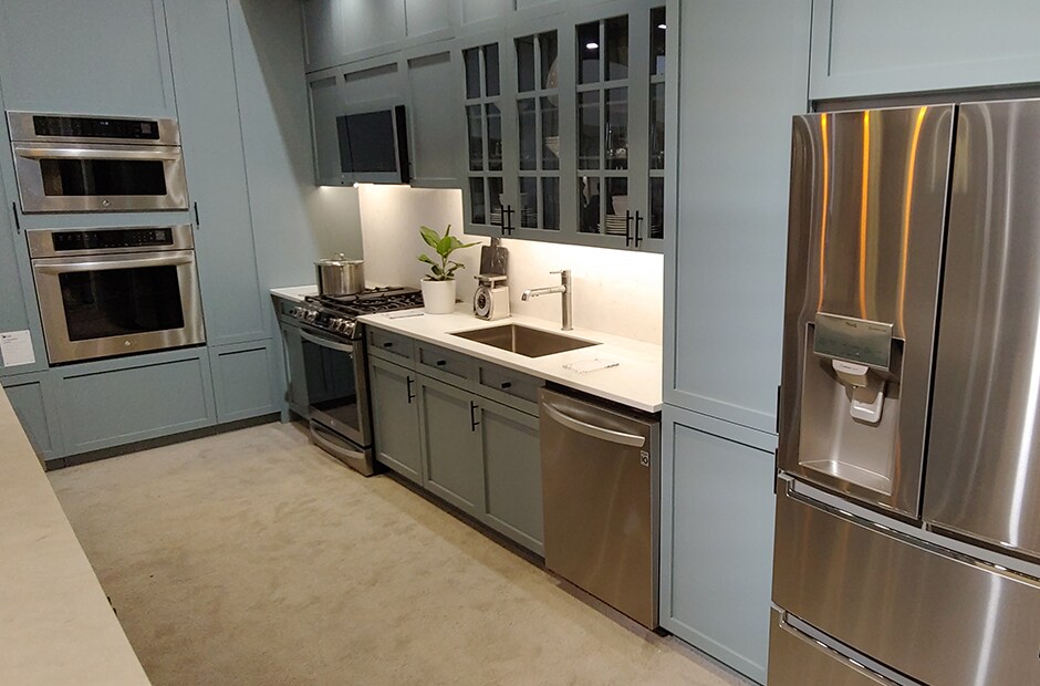 Experience the LG & Signature Kitchen Suite Booth at KBIS gallery 12