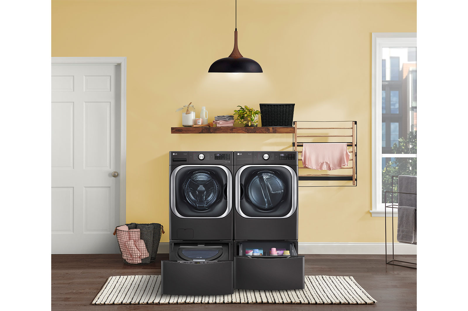 LG Laundry Pedestal Black Steel (WDP5B) LG USA