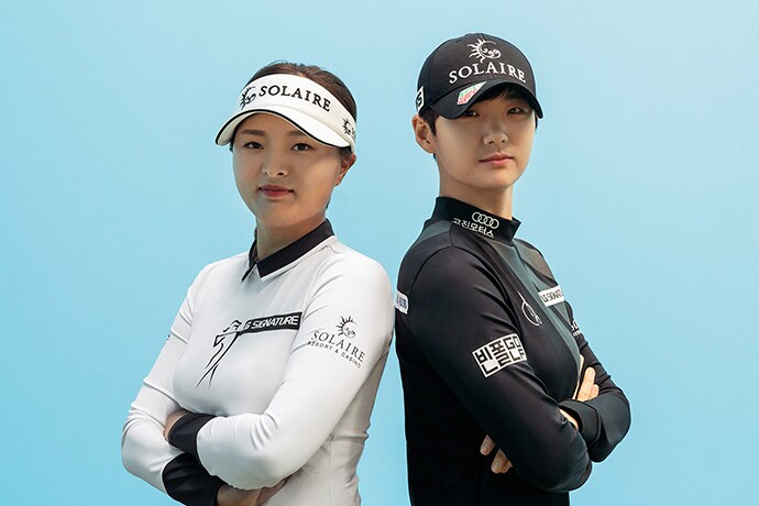 LG SIGNATURE brand ambassador Jin Young Ko and Sung Hyun Park are looking at a camera straightly.