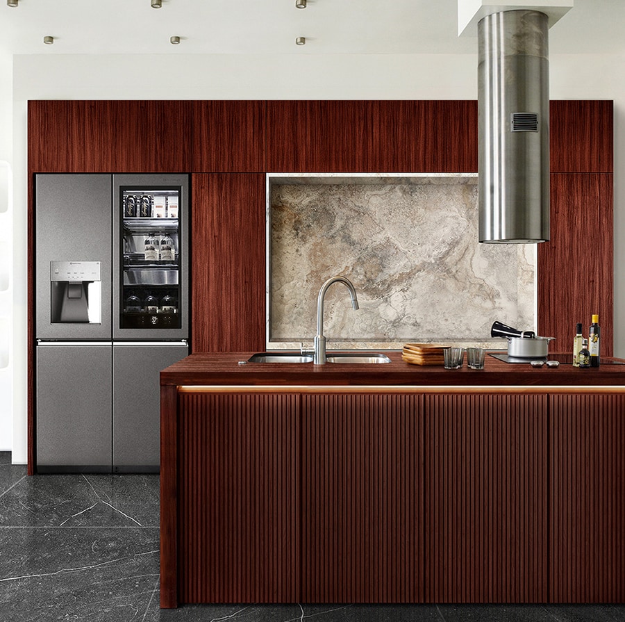 LG SIGNATURE Refrigerator is placed on the kitchen, decorated by Brazilian rosewood.