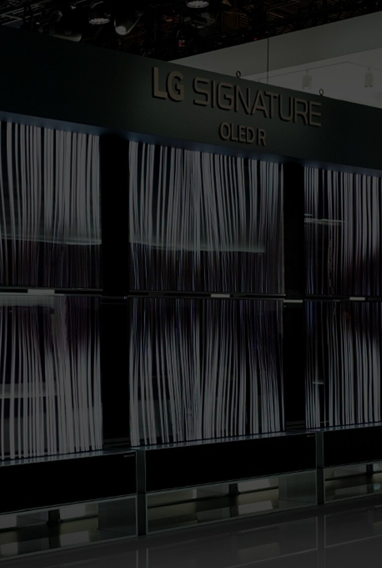 LG SIGNATURE Rollable TVs are being displayed and played at CES 2020.